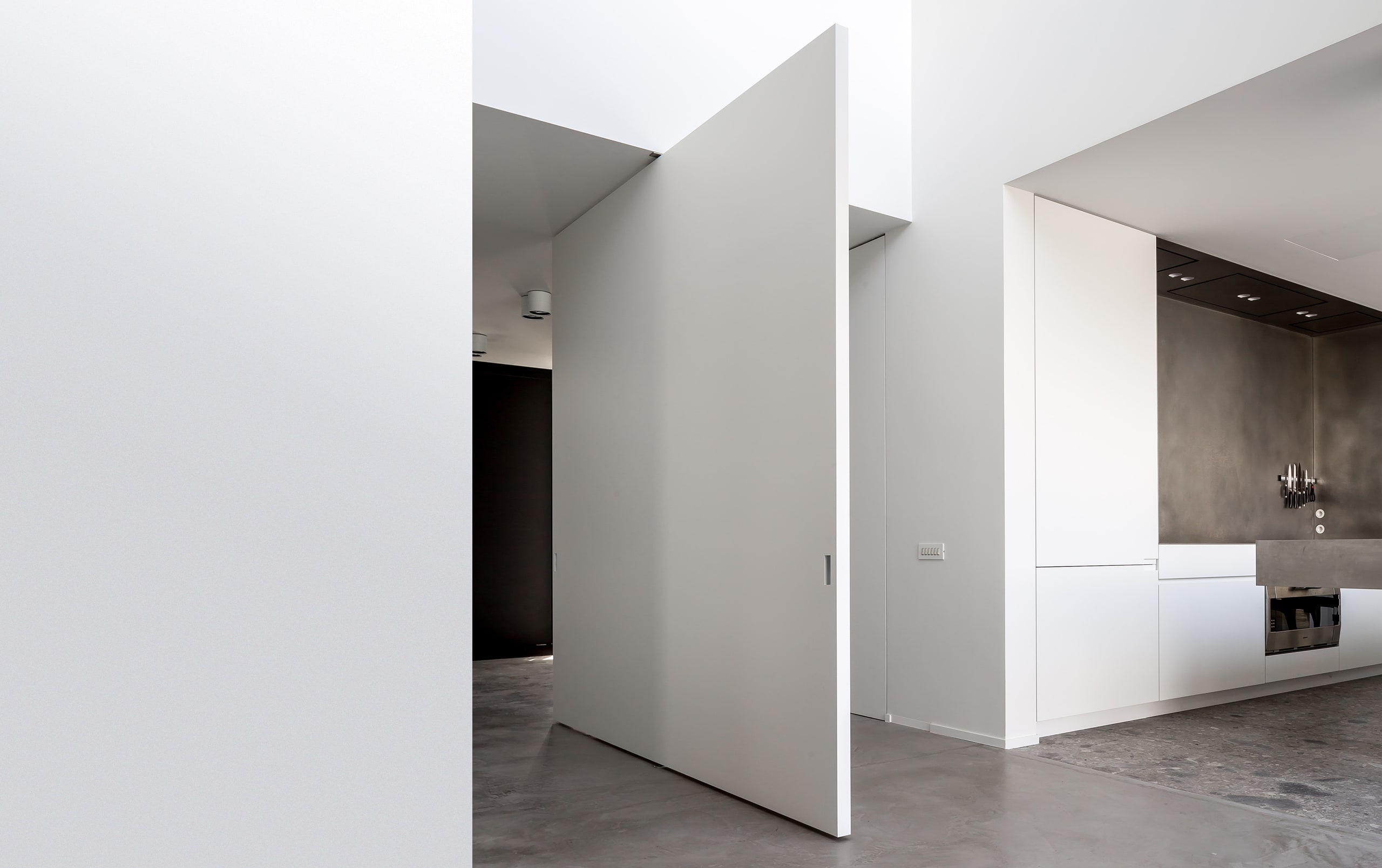 Pivot doors